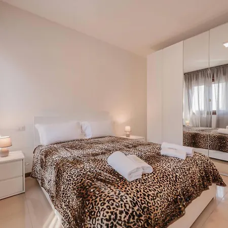 Unico Apartment 8 -Alloggio A 450Mt Dalla Stazione Venice Exterior photo