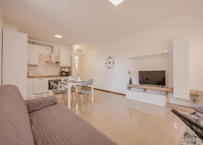 Unico Apartment 8 -Alloggio A 450Mt Dalla Stazione