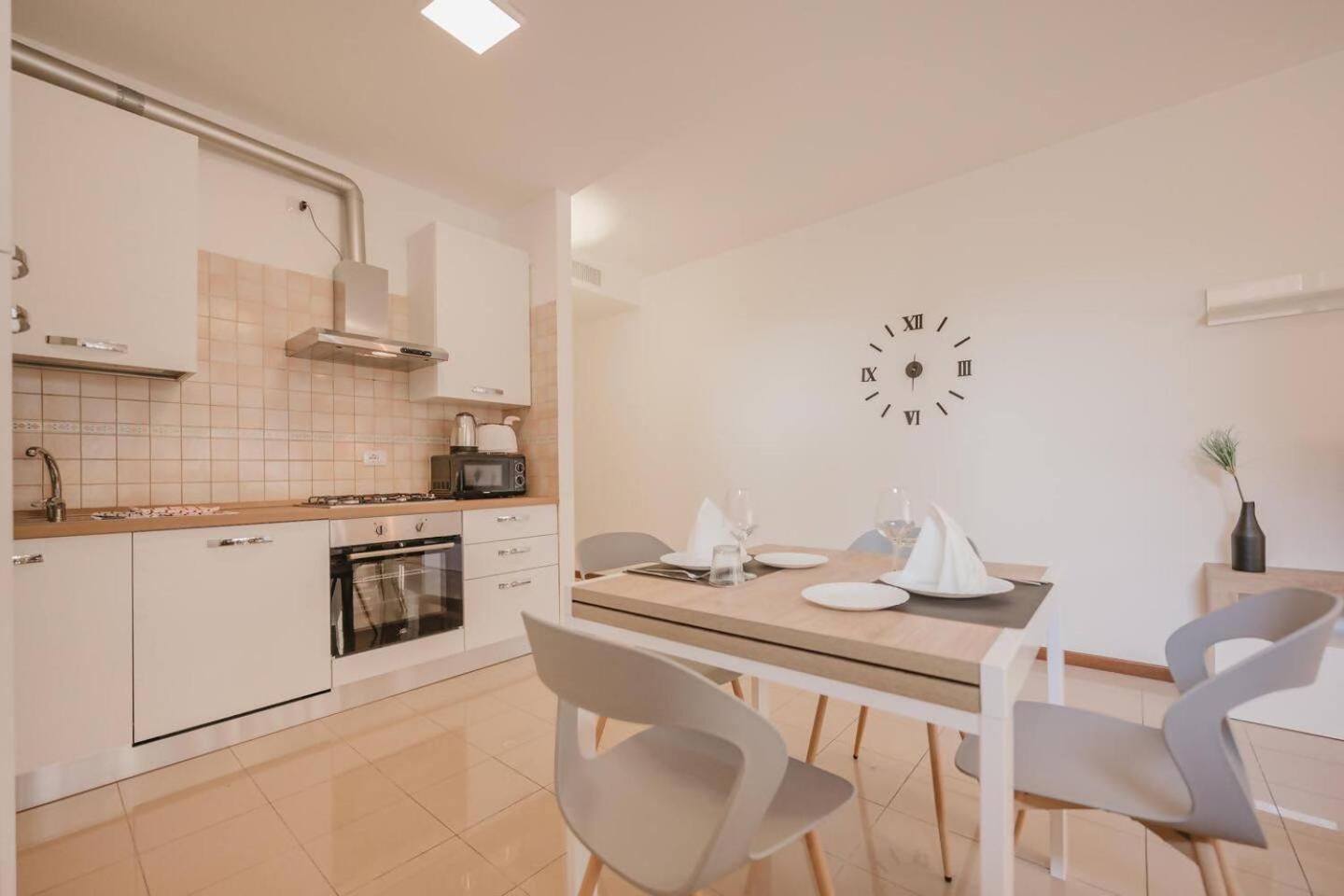 Apartment Unico 8 -alloggio A 450mt Dalla Stazione
